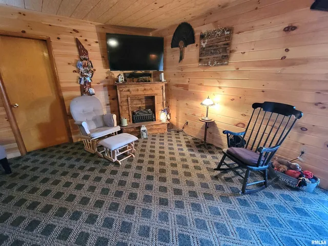 $215,000 | 2160 County Highway, Rinard, IL 62878