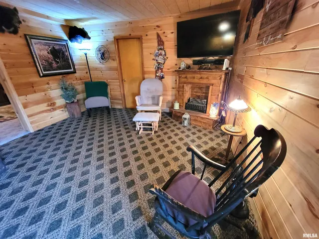 $215,000 | 2160 County Highway, Rinard, IL 62878