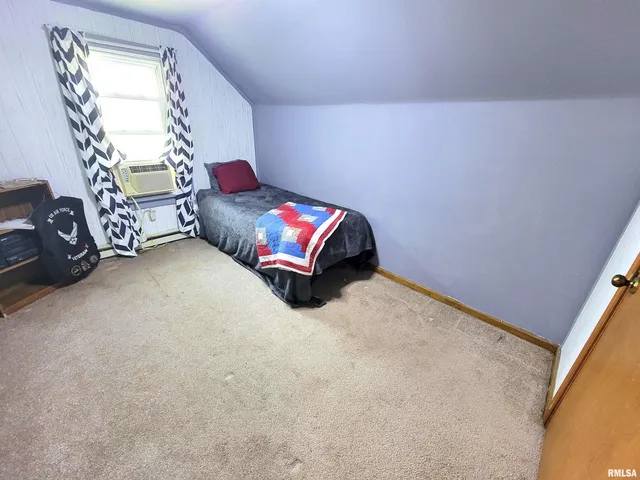 $215,000 | 2160 County Highway, Rinard, IL 62878