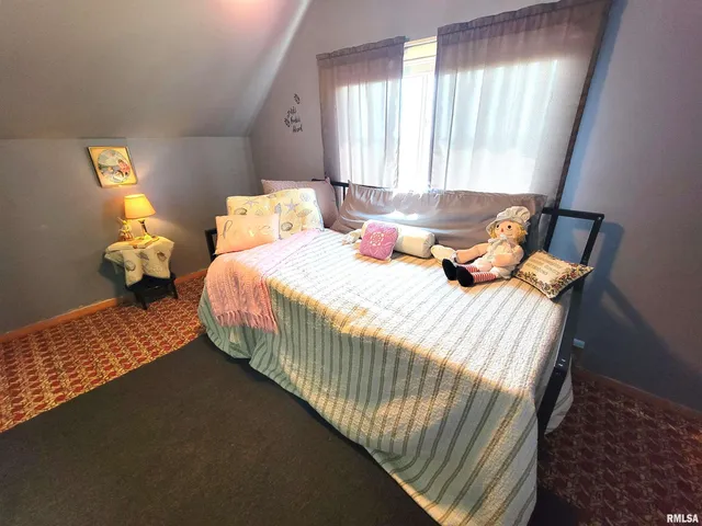 $215,000 | 2160 County Highway, Rinard, IL 62878