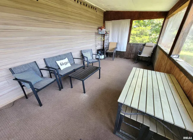 $215,000 | 2160 County Highway, Rinard, IL 62878