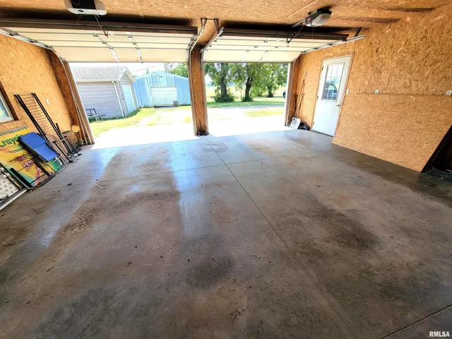 $215,000 | 2160 County Highway, Rinard, IL 62878