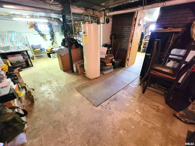 $215,000 | 2160 County Highway, Rinard, IL 62878