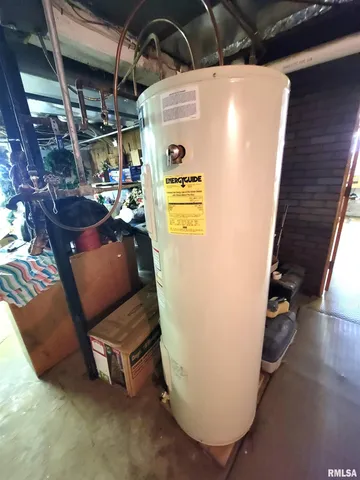 $215,000 | 2160 County Highway, Rinard, IL 62878