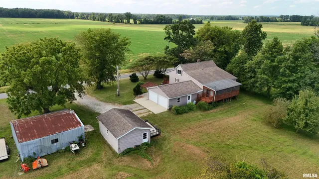 $215,000 | 2160 County Highway, Rinard, IL 62878
