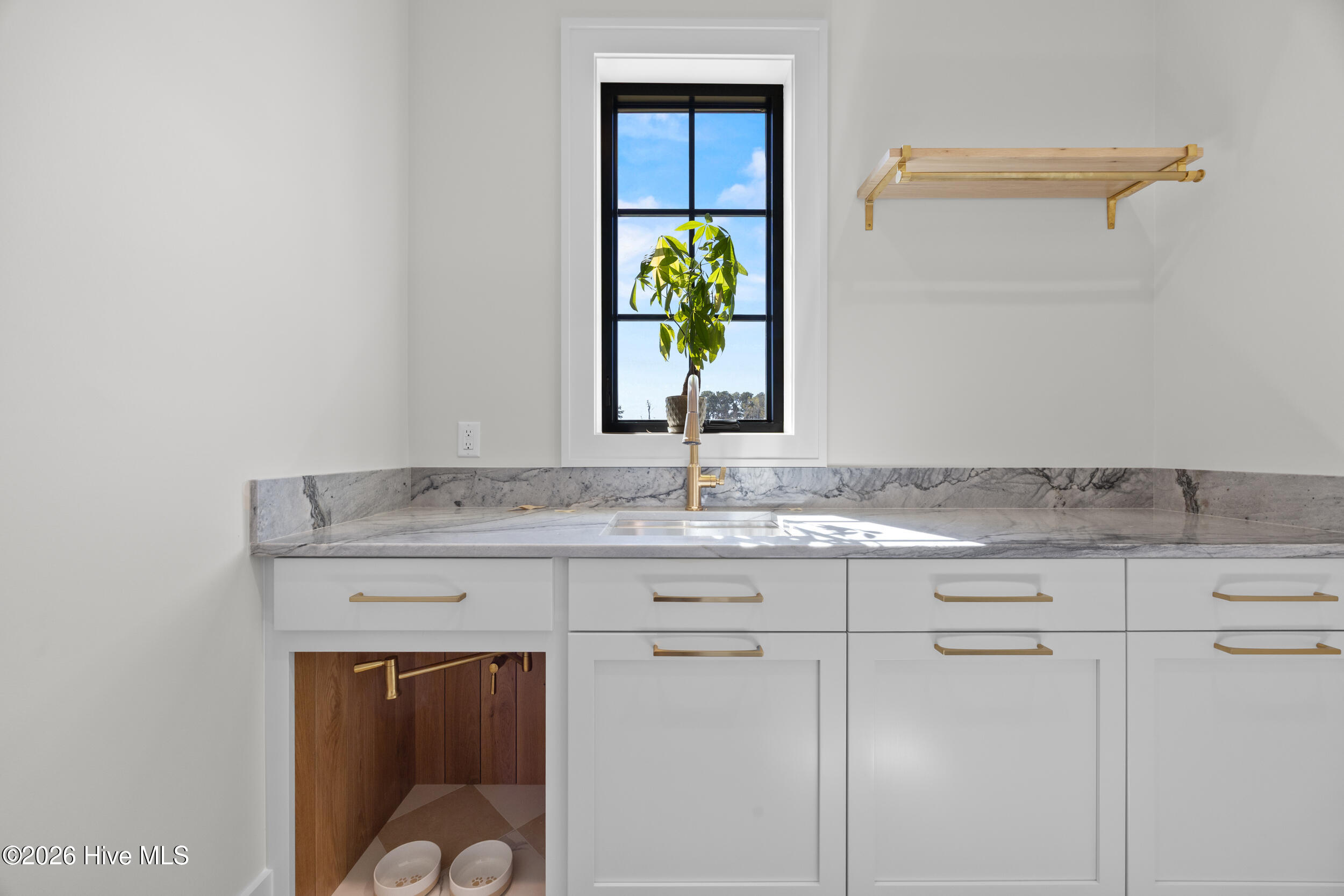 103 Dragonfly Lane Hampstead, NC 28443 - Photo 42 of 88 42_laundry