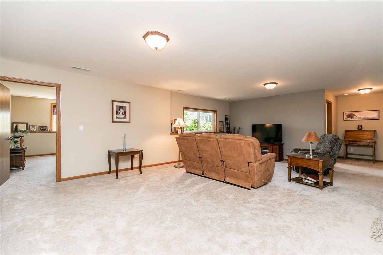 2878 Arabian Road Alburnett, IA 52202 - Photo 17 of 41 Gallery Image 17