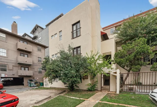 $290,000 | 712 Graham Place, Unit 201, Austin, TX 78705