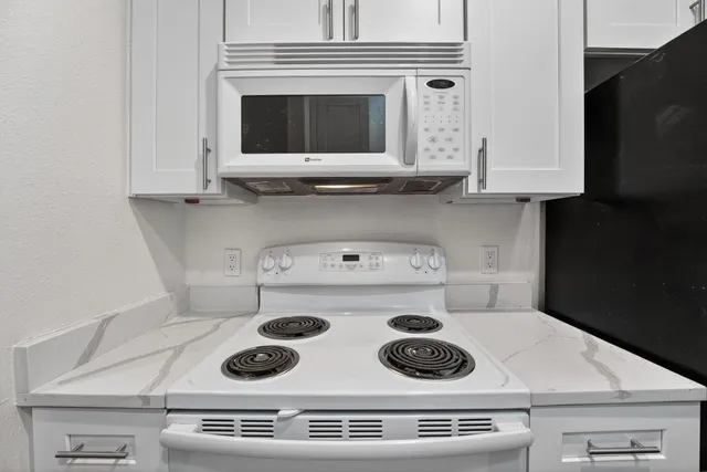 $290,000 | 712 Graham Place, Unit 201, Austin, TX 78705