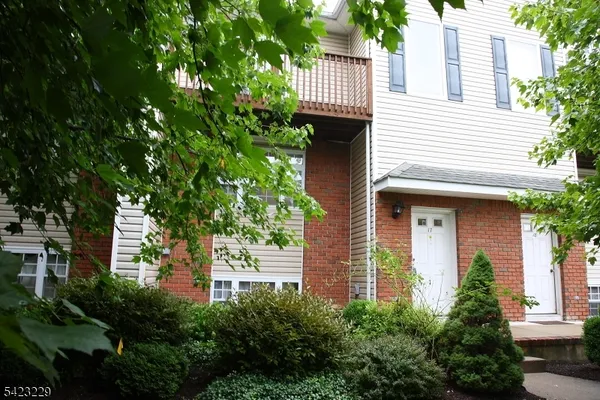 $3,725 | 17 Castle Drive, Berkeley Heights, NJ 07922