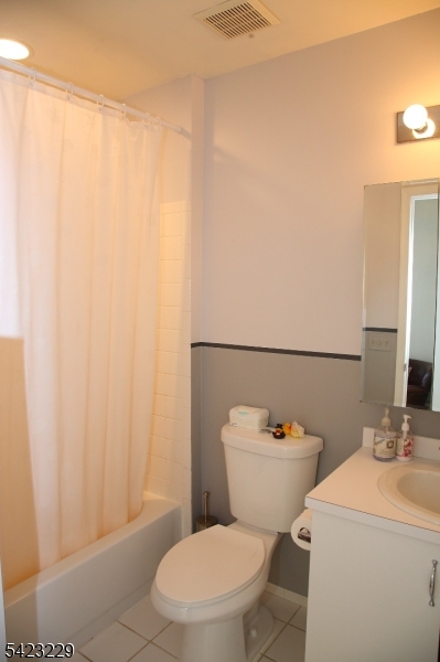 17 Castle Drive Berkeley Heights, NJ 07922 - Photo 11 of 14