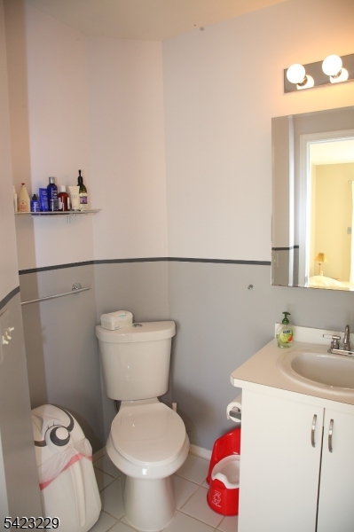 17 Castle Drive Berkeley Heights, NJ 07922 - Photo 12 of 14
