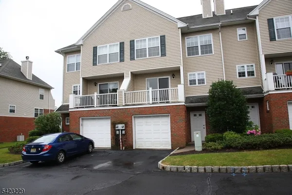 $3,725 | 17 Castle Drive, Berkeley Heights, NJ 07922