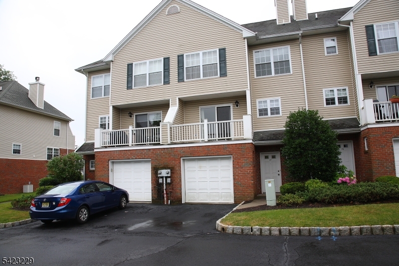 17 Castle Drive Berkeley Heights, NJ 07922 - Photo 2 of 14