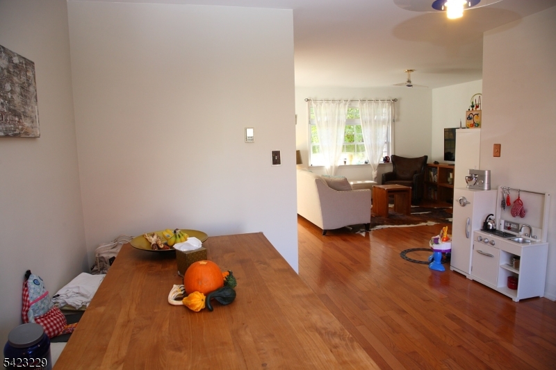 17 Castle Drive Berkeley Heights, NJ 07922 - Photo 5 of 14