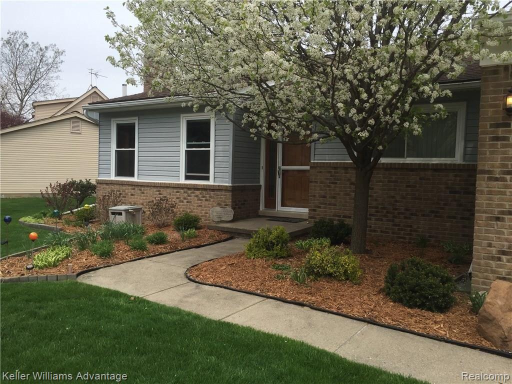 40014 Sandpoint Way Novi, MI 48375 - Photo 2 of 31 attachment182.JPG