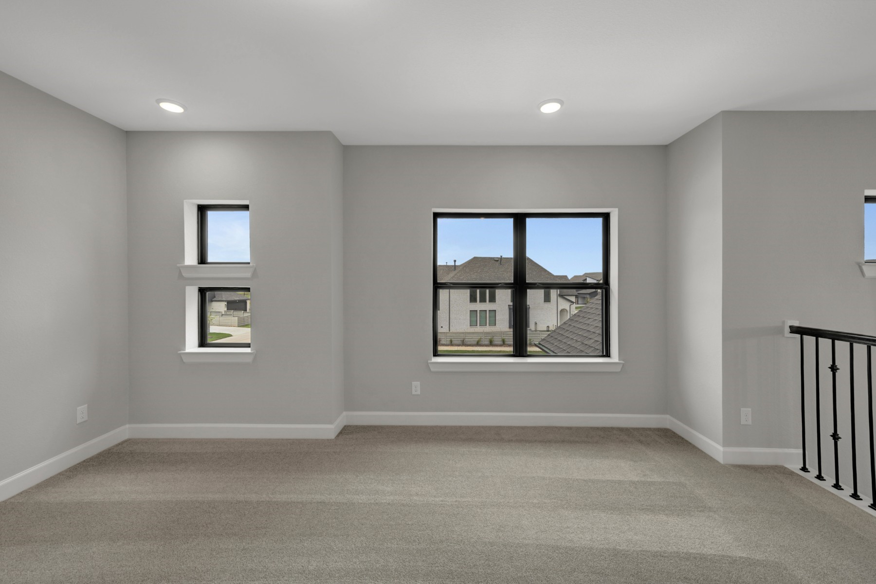 5407 Mango Blfs Street Manvel, TX 77578 - Photo 41 of 50 an empty room with a window