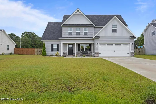 $2,050 | 202 Breakwater Drive, Sneads Ferry, NC 28460