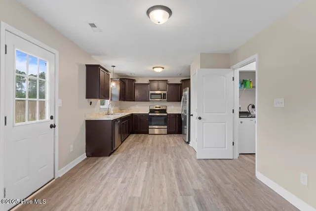 $2,050 | 202 Breakwater Drive, Sneads Ferry, NC 28460