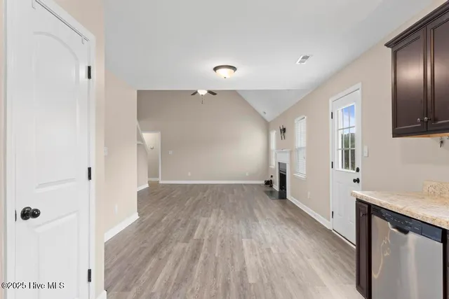 $2,050 | 202 Breakwater Drive, Sneads Ferry, NC 28460