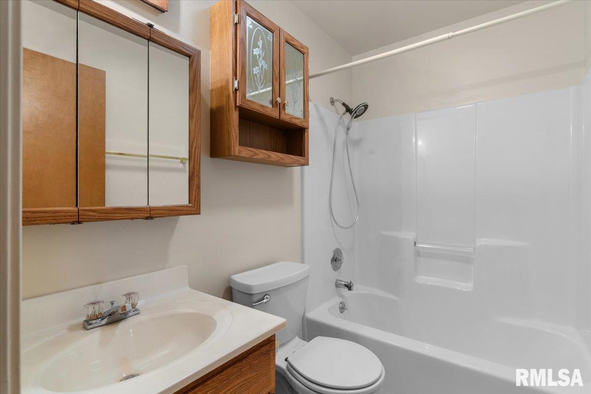 2904 Biscayne Drive Springfield, IL 62707 - Photo 17 of 33 Gallery Image 17
