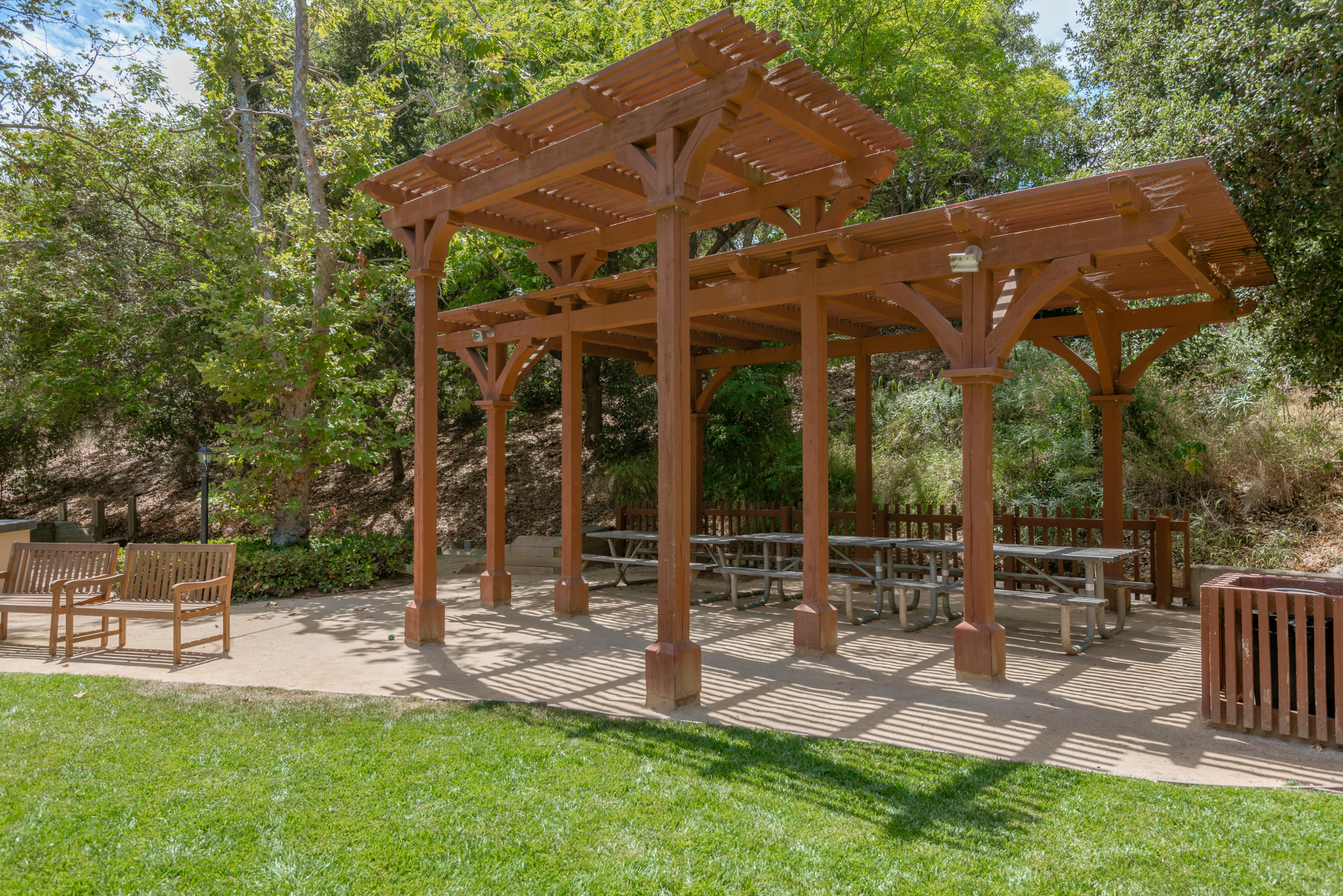 4004 Primavera Road Santa Barbara, CA 93110 - Photo 36 of 39 BBQ & Picnic Area