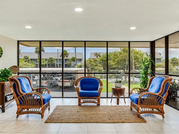 $5,700 | 900 Gulf Boulevard, Unit 907, Indian Rocks Beach, FL 33785