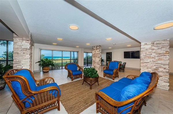 $5,700 | 900 Gulf Boulevard, Unit 907, Indian Rocks Beach, FL 33785