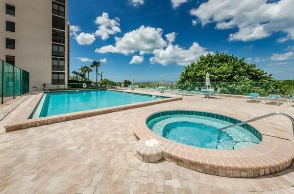 $5,700 | 900 Gulf Boulevard, Unit 907, Indian Rocks Beach, FL 33785