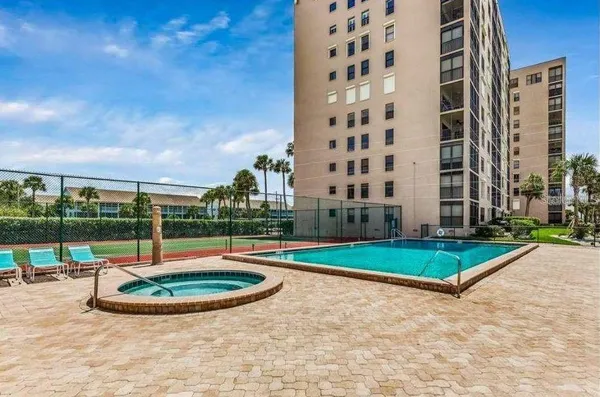 $5,700 | 900 Gulf Boulevard, Unit 907, Indian Rocks Beach, FL 33785