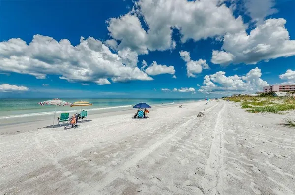 $5,700 | 900 Gulf Boulevard, Unit 907, Indian Rocks Beach, FL 33785