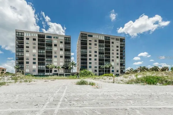 $5,700 | 900 Gulf Boulevard, Unit 907, Indian Rocks Beach, FL 33785