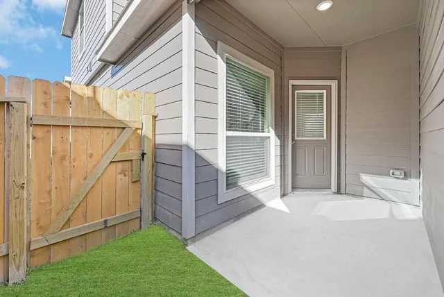 $1,998 | 333 Emerald Thicket Lane, Huffman, TX 77336