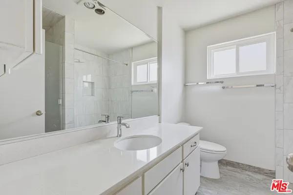 $3,195 | 2020 Graham Avenue, Unit 101, Redondo Beach, CA 90278