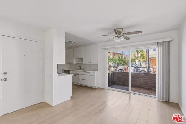 $3,195 | 2020 Graham Avenue, Unit 101, Redondo Beach, CA 90278