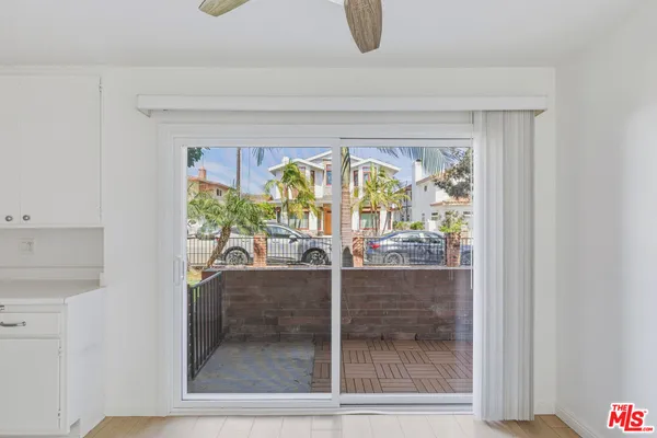 $3,195 | 2020 Graham Avenue, Unit 101, Redondo Beach, CA 90278