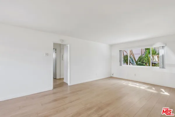 $3,195 | 2020 Graham Avenue, Unit 101, Redondo Beach, CA 90278