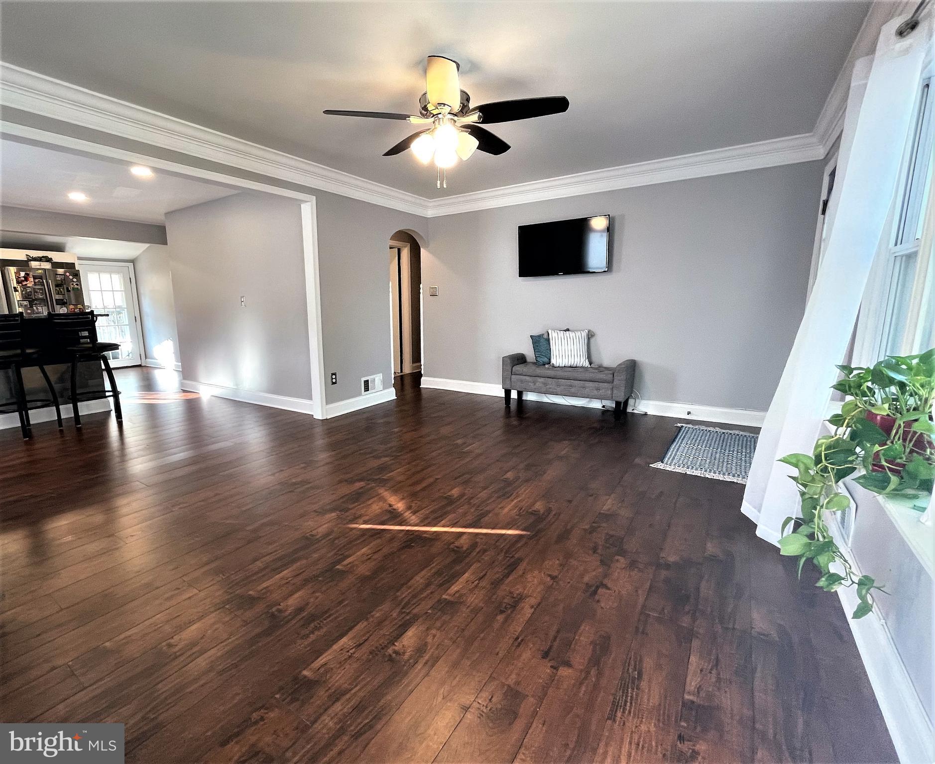 222 Meadow Road Pasadena, MD 21122 - Photo 5 of 57 Gallery Image 5