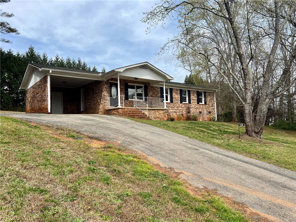 112 Arrowood Circle Seneca, SC 29672 - Photo 3 of 40