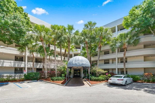$319,500 | 2070 Homewood Boulevard, Unit 4140, Delray Beach, FL 33445
