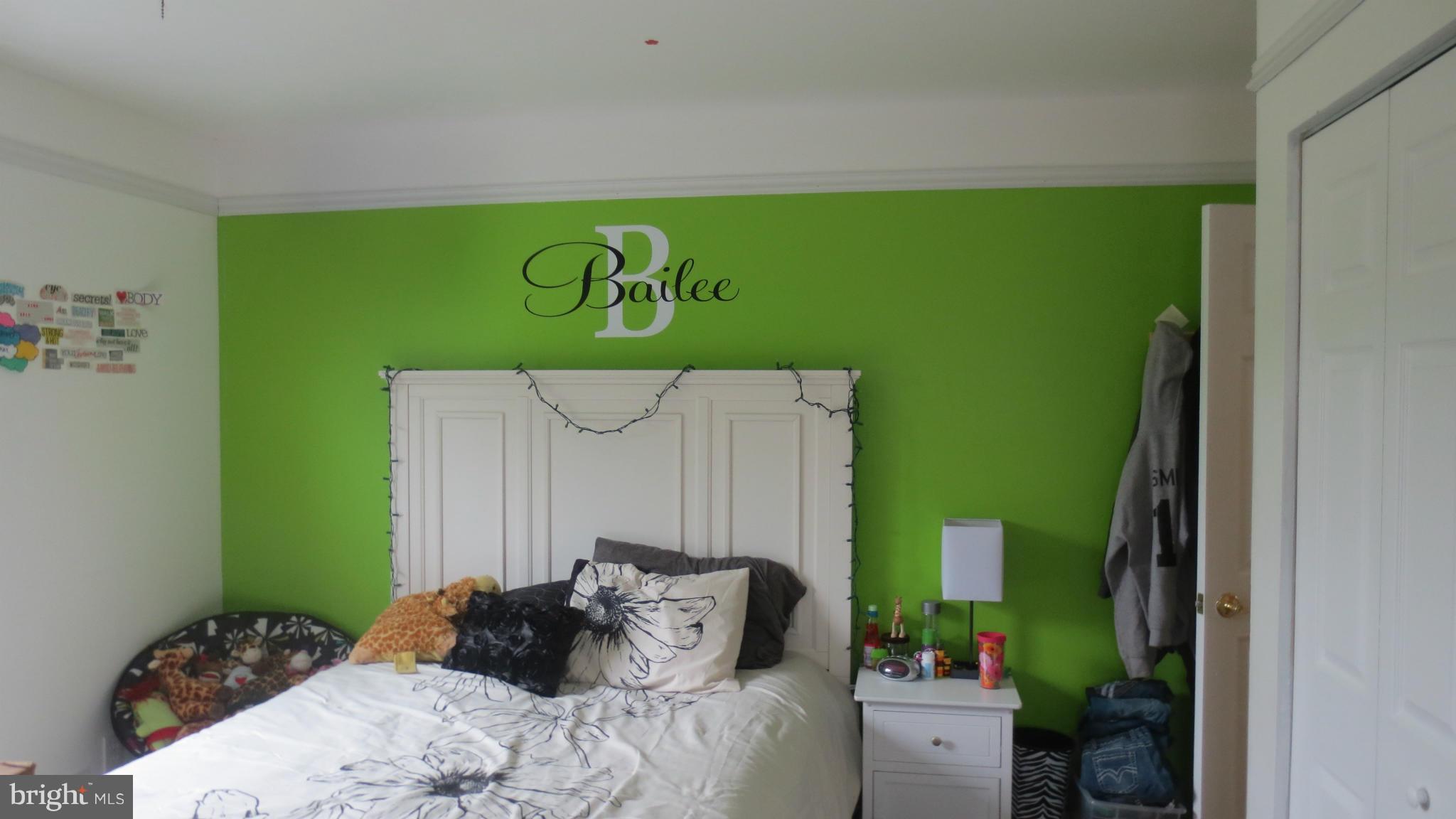 17301 Hoskinson Road Poolesville, MD 20837 - Photo 24 of 25 Bedroom