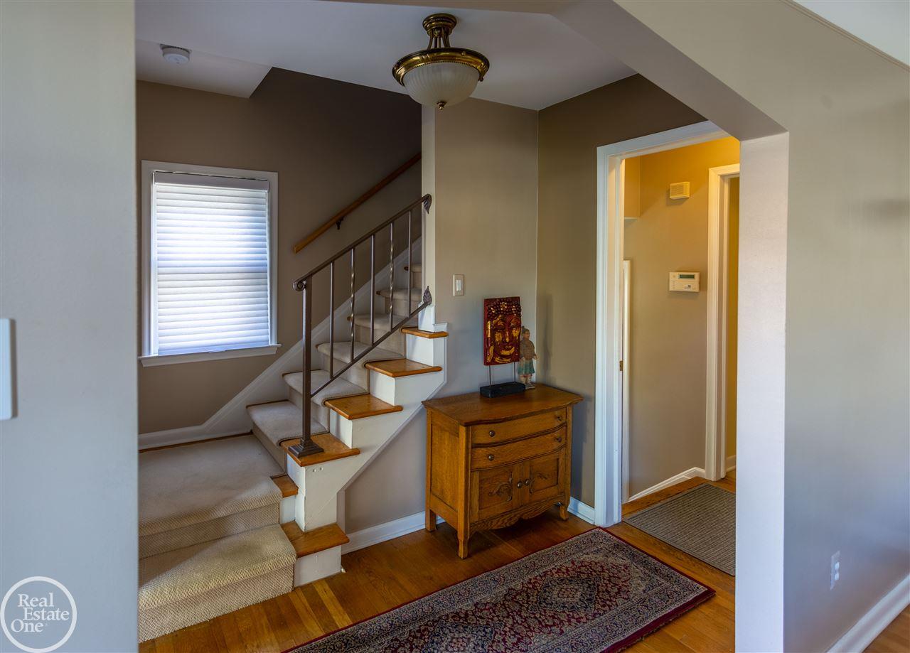 1739 Littlestone Road Grosse Pointe, MI 48236 - Photo 14 of 22 50025756-13.JPG