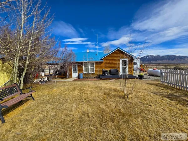 $224,000 | 401 3rd Street, Leadore, ID 83464