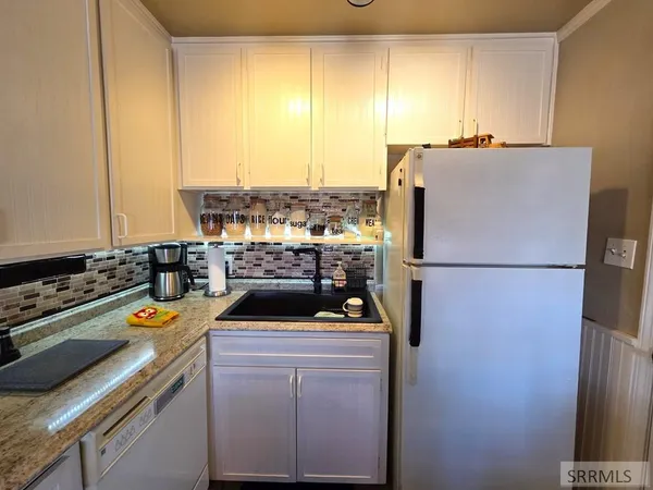 $224,000 | 401 3rd Street, Leadore, ID 83464