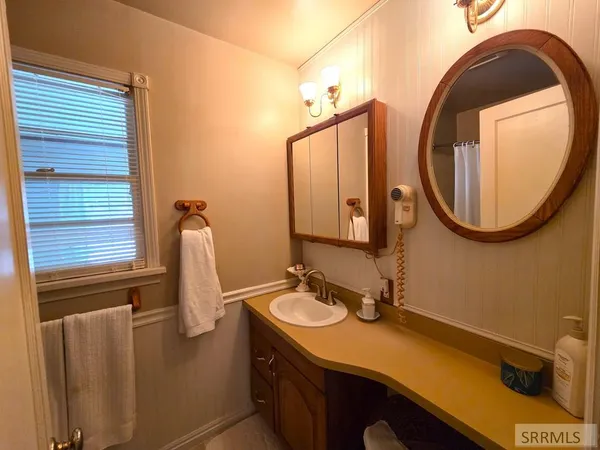 $224,000 | 401 3rd Street, Leadore, ID 83464