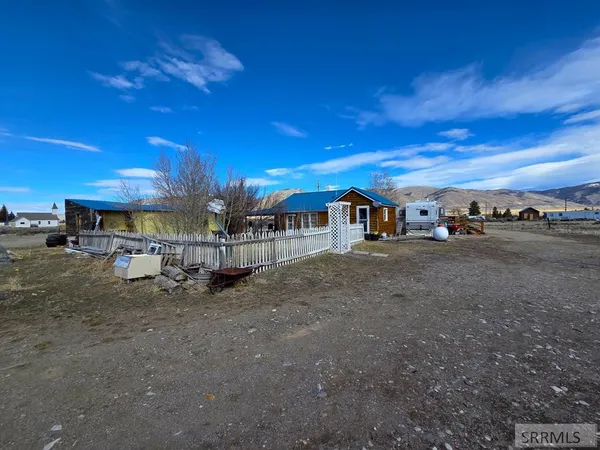 $224,000 | 401 3rd Street, Leadore, ID 83464