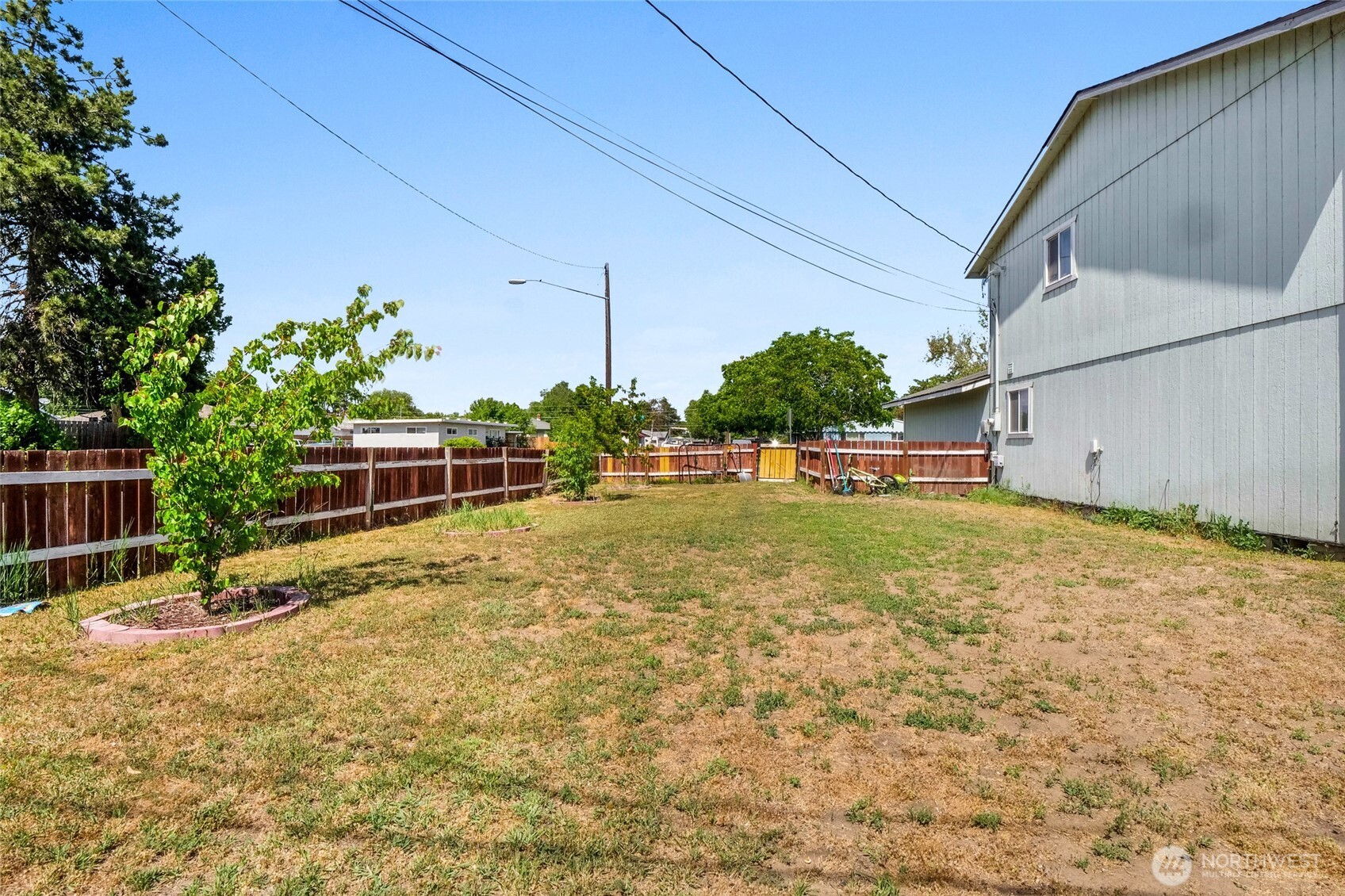 804 Sycamore Lane Moses Lake, WA 98837 - Photo 36 of 40 a view of a garden