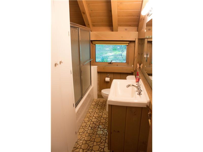 709 Rose Road New Castle, PA 16101 - Photo 4 of 14 Master Bath/Spa.