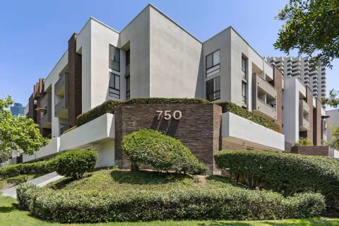 $950,000 | 750 State Street, Unit 202, San Diego, CA 92101