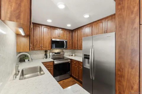 $950,000 | 750 State Street, Unit 202, San Diego, CA 92101